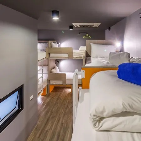 Isanook Hostel-2